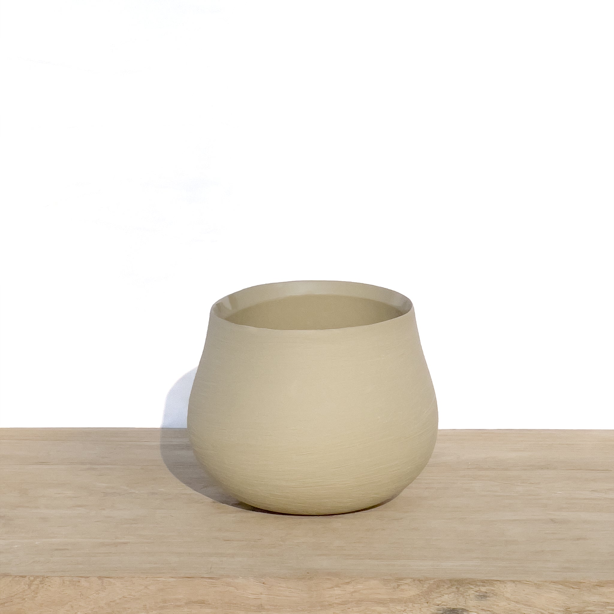 土灰色陶瓷盆 | Clay pottery planter